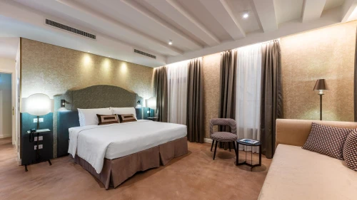 Acca Hotel