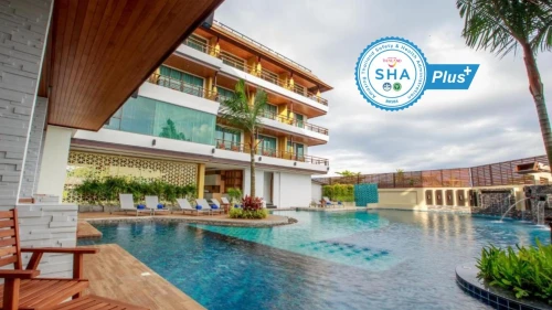 Aqua Resort Phuket - Near Beach and Chalong Pier