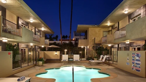7 Springs Inn & Suites