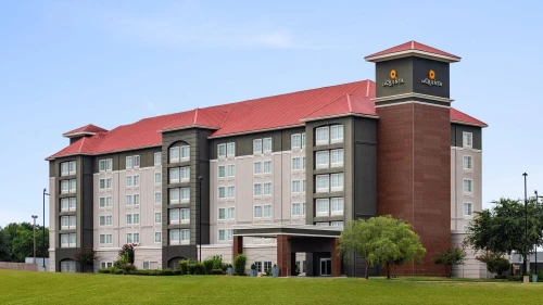 La Quinta by Wyndham Arlington North 6 Flags Dr